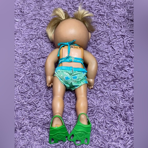 Cabbage patch kids kick and splash doll & boogie board 🏖️ 🌊 🌞 - Picture 13 of 16
